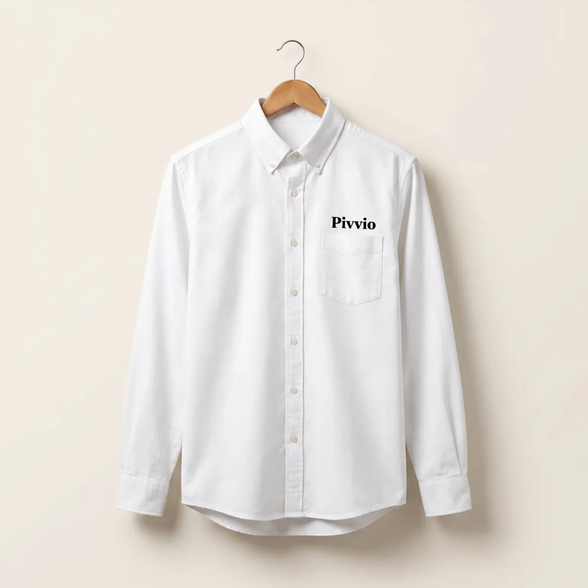 Oxford shirt with the Pivvio logo